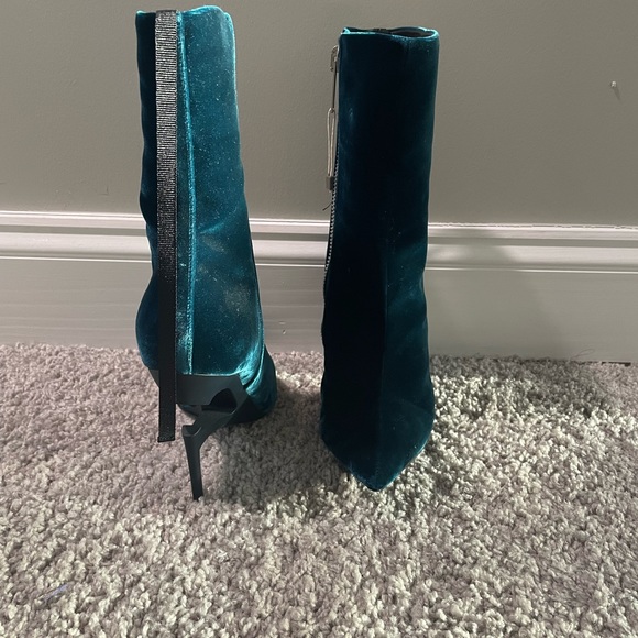 Boot season - Picture 4 of 4